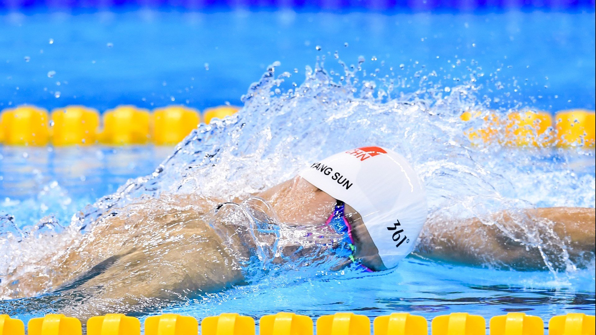 姆巴佩帽子戏法助巴黎圣日耳曼大胜里昂，法甲争冠悬念再起