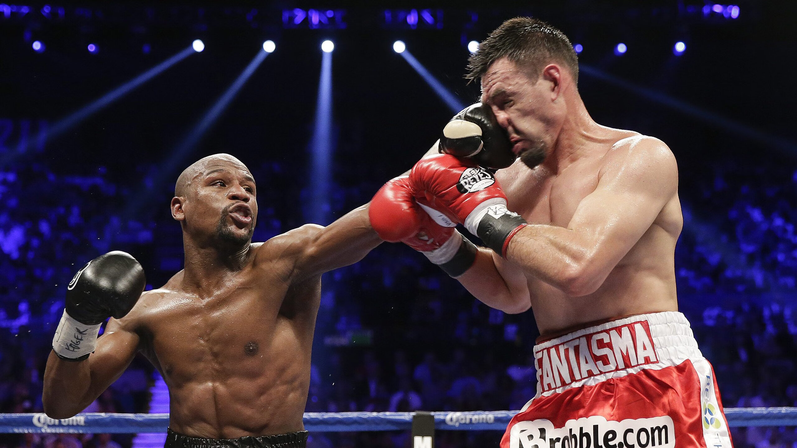 冰壶世锦赛激战正酣 中国队力克强敌晋级四强